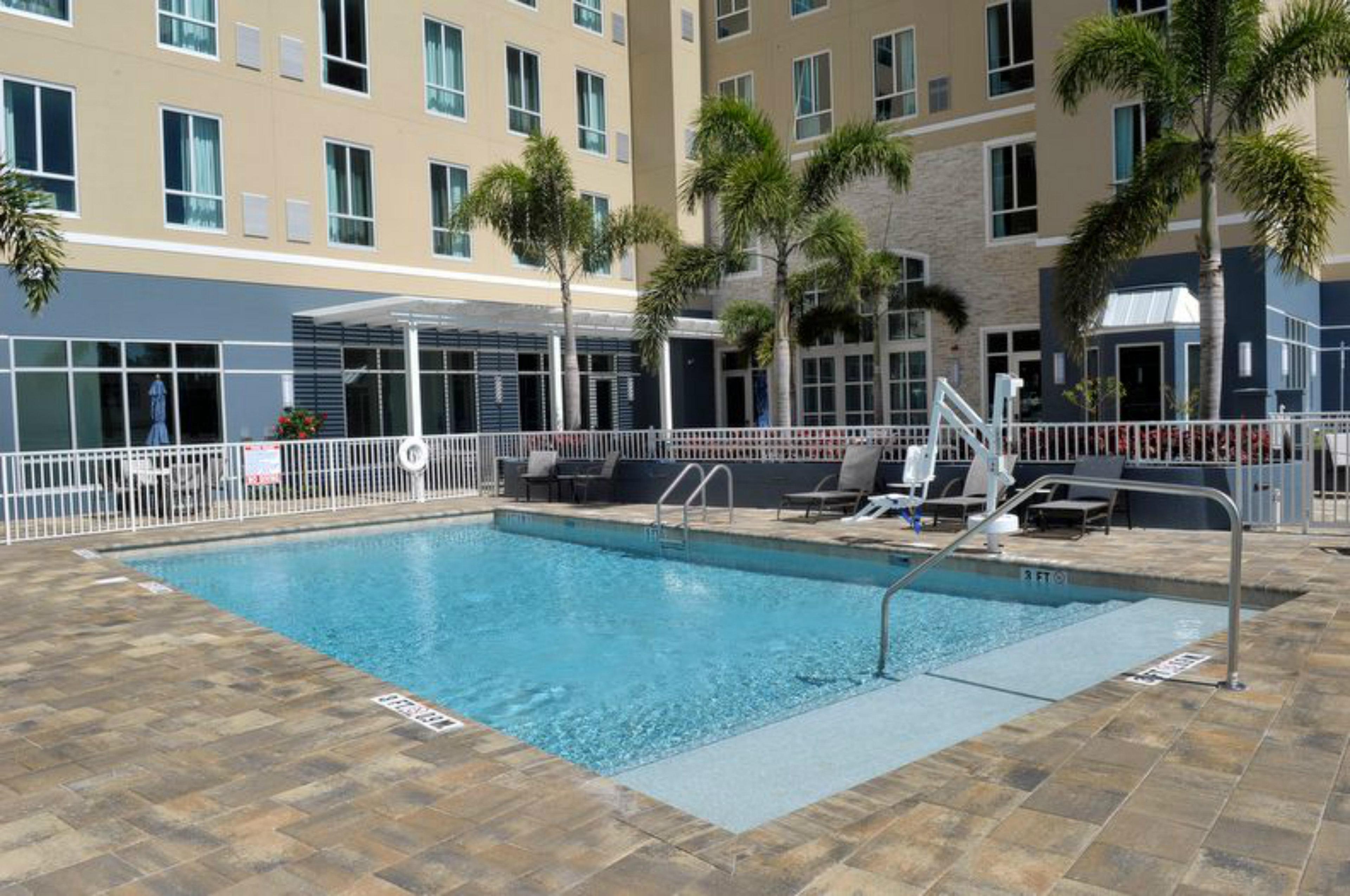 Staybridge Suites St. Petersburg Fl By Ihg Buitenkant foto